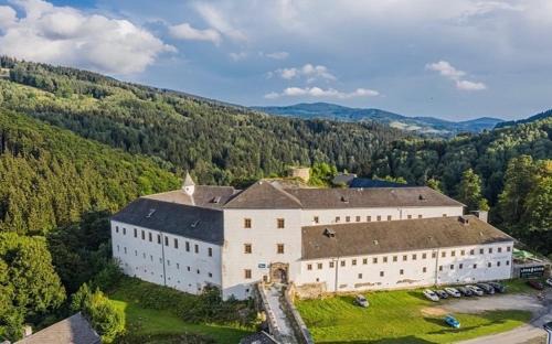 Branna Hotel | zámek Kolštejn - hotel Chateau Goldenstein