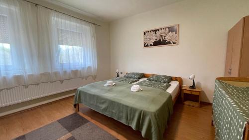 Csernely Casa | Zöld Vendégház
