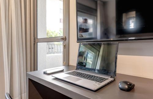 Pinheiros Apartamento | Z 110 · Studio no Coração de Pinheiros 150 Metro do Metro