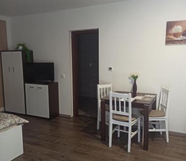 Hlohovec Apartamento | Za Humnama