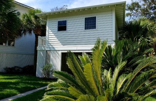 Tybee Island Casa | Zabana Cottage by Tybee Vacation Rentals