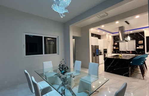 Road Town Villa | Zafira Luxe 4-Bedroom Villa with Infinity Pool, Sauna, Steam & Amazing Sunsets
