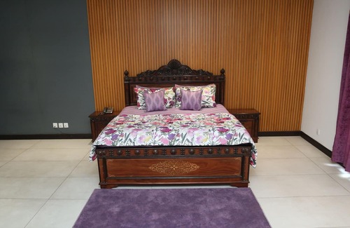 Model Town Casa | Zaha Home:Glanz Luxe-1BR+kitchenette+terrace in Upper portion of 6kanal Bungalow