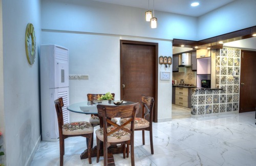Karachi Casa | Zaha Home: Stylish & Luxury 2br Family place
