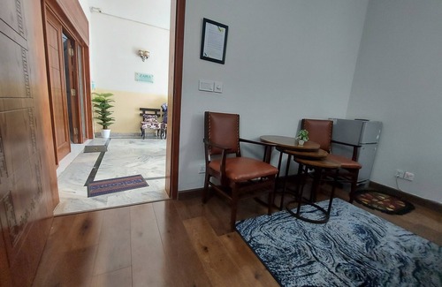 Lahore Apartamento | Zaha Homes: The Razi Studio-(Single room, 2beds)