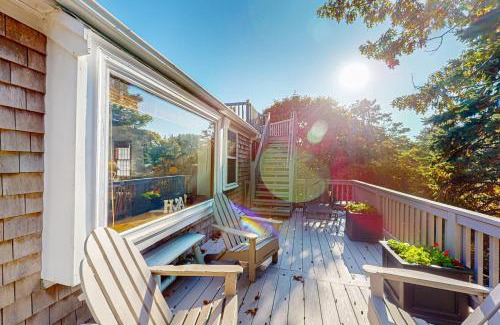 North Truro Casa | Zajac Cottage
