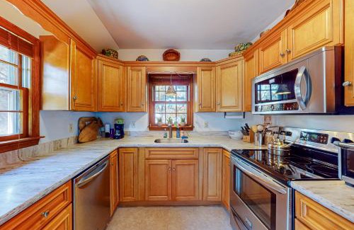 North Truro Casa | Zajac Cottage