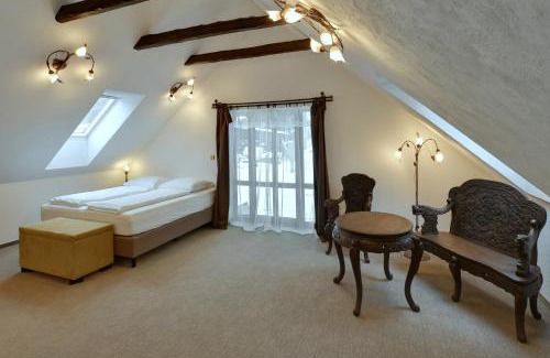 Rabatejn nad Strelou Apartamento | Zamecka Fortovna Obora - Forester House