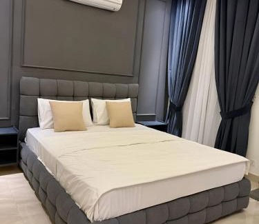 Lahore Apartamento | Zameen Aurum Prestige Luxurious Family Apartments Gulberg Lahore
