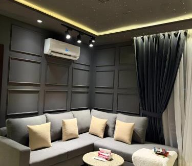 Lahore Apartamento | Zameen Aurum Prestige Luxurious Family Apartments Gulberg Lahore
