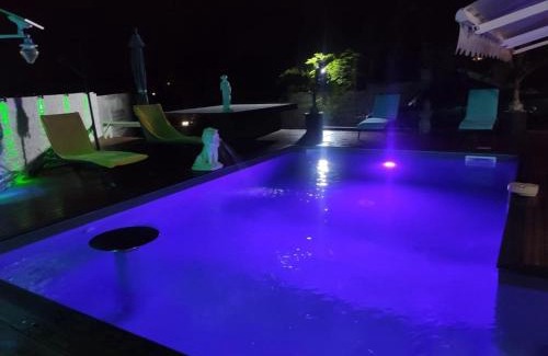 Damencourt Apartamento | ZANNAMALAKA 2 F1 POUR UN GROUPE DE 4 Avec Piscine