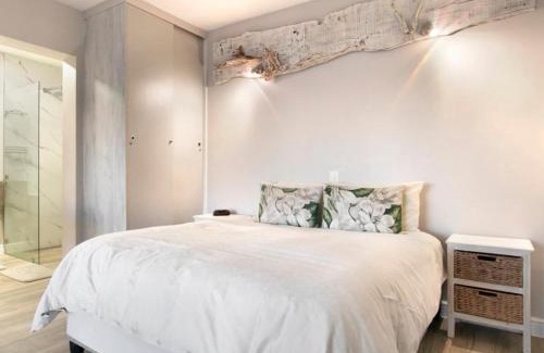 Mountainside Apartamento | Zaria Sun Cottage by Host Agents