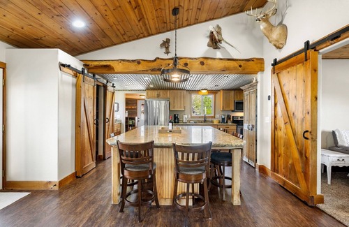 Williamson Casa | Zebra Retreat Experience on ZEBRA ranch | 3Br, open living area| hottub|outdoor kitchen| & firepit