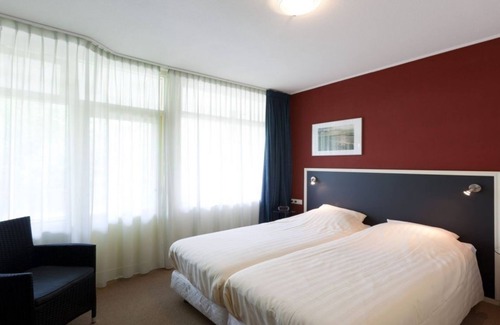 Renesse Hotel | Zeeland Escape w/ 3 Spacious Haven | Coastal Adventures & Local Sites nearby