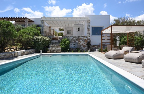 Paros Villa | Zefyros - Villa con piscina privada y vistas al mar