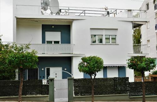 Alimos Apartamento | Zefyros Super Cool Apartments next to Alimos Riviera