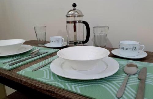 San Lorenzo Apartamento | Zeke Suite At Beacon Tower Amorsolo unit 2330