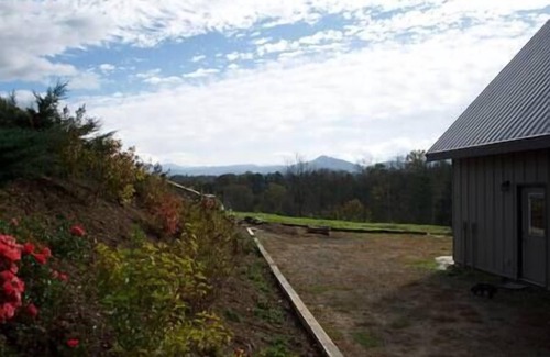 Alexander Casa | Zen Carriage House at French Broad River Farms
