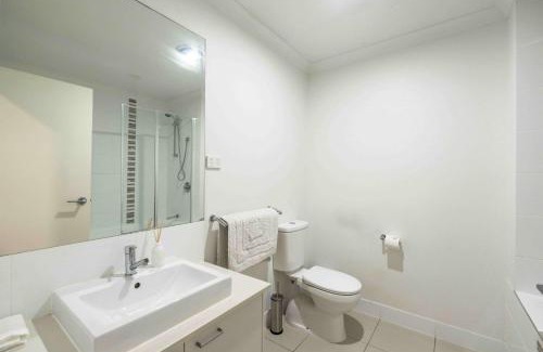 Gold Coast Casa | Zen Garden - Serene Townhouse
