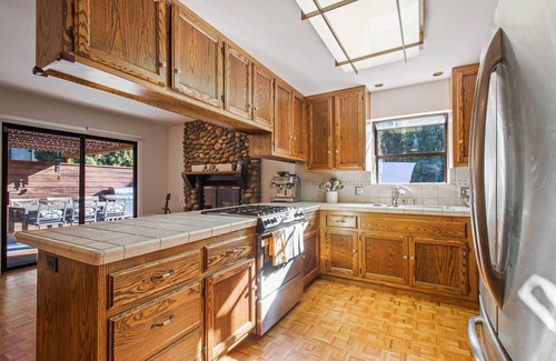 El Sobrante Casa | Zen Meets Pool Retreat