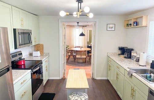 Concord Casa | Zen Midcentury-Art Deco Hideaway