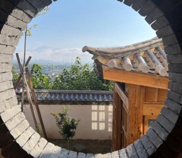 Dali Casa | Zen mountain residence half hidden in the mountains