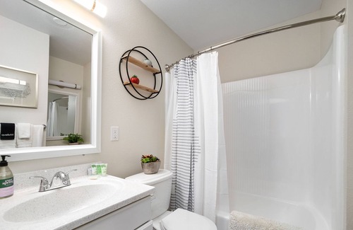 Monrovia Apartamento | Zen suite w/♛King Bd in DT Monrovia, self ✅, Biz&family,10 min➡️Pasadena