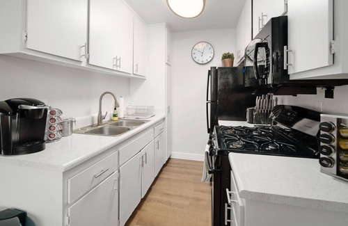Monrovia Apartamento | Zen suite w/♛King Bd in DT Monrovia, self ✅, Biz&family,10 min➡️Pasadena