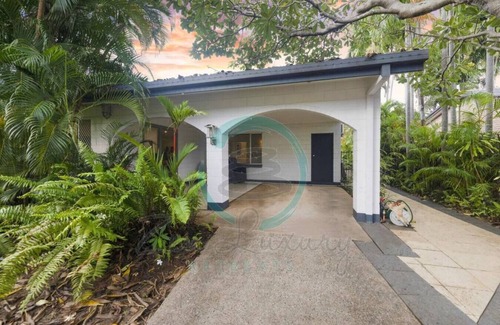 Larrakeyah Apartamento | ZEN TREETOPS - 2BR Apartment with Pool