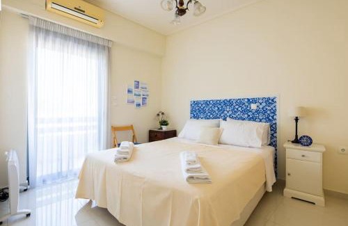 Rafina-Pikermi Apartamento | Zenios Rafina - Sea View Rental with Easy Access to the Islands