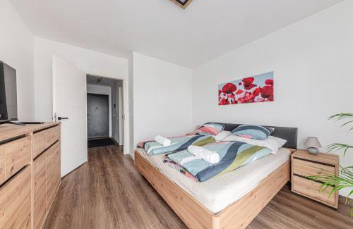 Zuglo Apartamento | Zenit Sunrise Oasis -Garage, Balcony & Smart TV