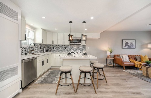 Foothill Farms Casa | ZenNest Townhome Close toRoseville SacDowntown Hospitals Pool&Fenced PatioGarden