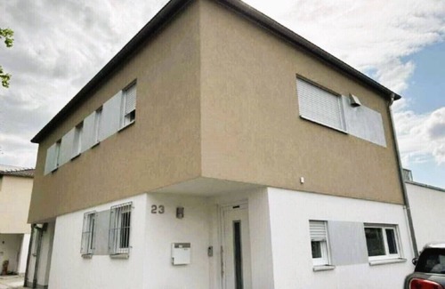 Fuerth Casa | Zentral Gelegenes Haus in Ruhiger Lage Nähe U-/s-bahn mit Terrasse und Garten