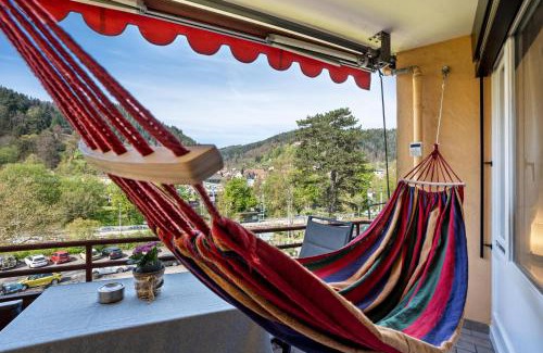 Bad Liebenzell Apartamento | Zentrale Ferienwohnung mit Balkon