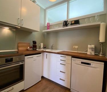 Mitte Apartamento | Zentraler Altbaucharme mit Blick über die Stadt