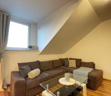 Neuwied Apartamento | Zentrales Studio mit Schlafgalerie bis 4 Gäste