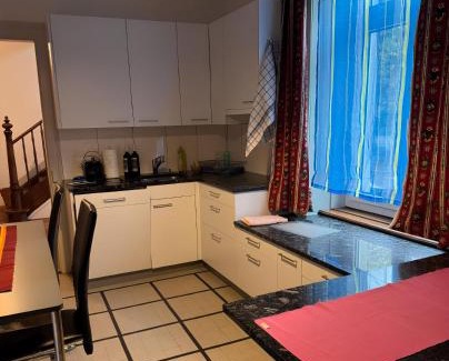 Solothurn Casa | Zentrales Zimmer im 1OGC 2 Gehminuten zum Bahnhof Solothurn