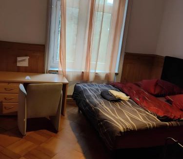 Solothurn Casa | Zentrales Zimmer im 1OGC 2 Gehminuten zum Bahnhof Solothurn