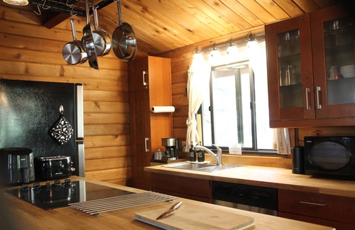 Pine Mountain Club Cabina | Zenwood: Serene Escape at a Modern Cozy Log Cabin