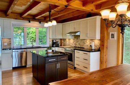 Georgian Bluffs Cabaña | Zeta's Beachfront Cottage on Georgian Bay