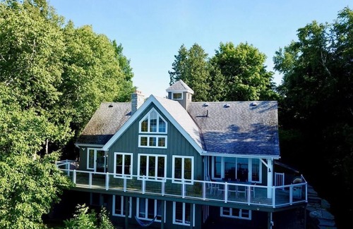 Georgian Bluffs Cabaña | Zeta's Beachfront Cottage on Georgian Bay