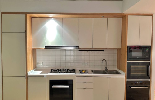 Huangpu Apartamento | ZHome - HaiQi Garden - Four Bedroom Apartment on the Bund with Bund View
