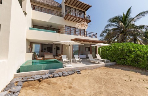 Dario Galeana Villa | Marea Beachfront Villa A1