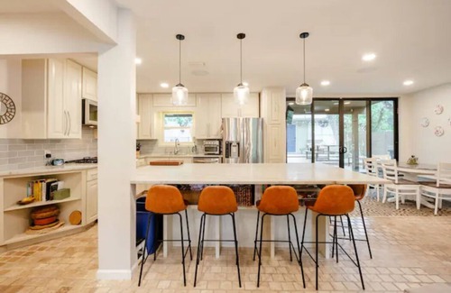 Zilker Casa | Zilker Getaway: Saltwater Pool and Walk to ACL