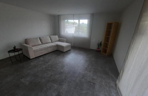 Goldingen Apartamento | Zimmer 1, Haus der Begegnung
