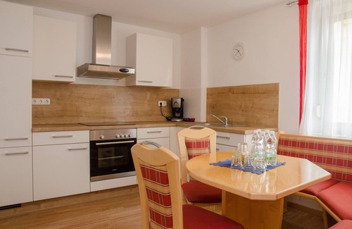 Pausendorf Casa | Zimmer Ferienwohnung Yassi