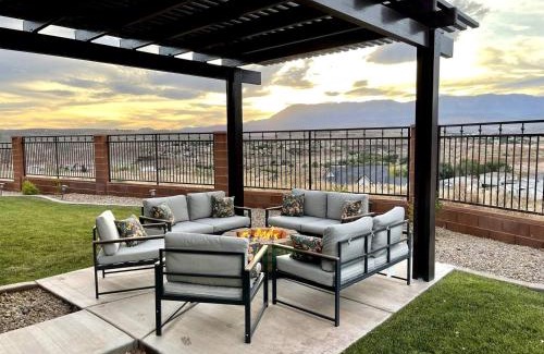 La Verkin Casa | Zion Getaway - Beautiful Mountain Sunset Views