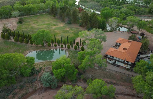 Zion National Park South Entrance Villa | Zion Reunions Retreats Weddings: Sleeps 58 ppl Pvt: Pool,Theater,Pickleball
