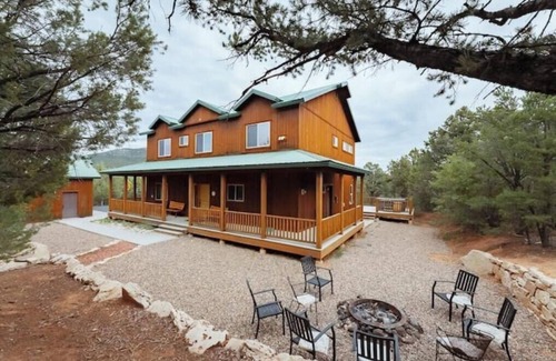 Zion National Park East Entrance Casa | Zion Views- La Mesa Lodge + Resort Access