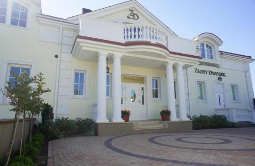 Skrzeszew Apartamento | Zloty dworek